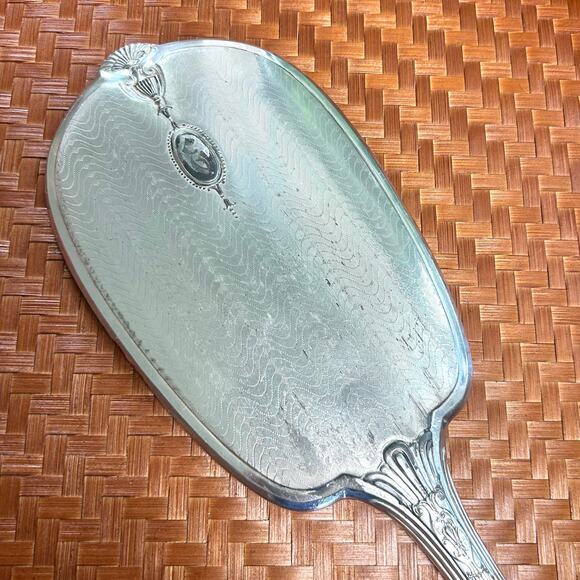 Vintage Wallace Silverplate Hand Mirror – Art Deco Vanity Mirror with Etched “E” - Picture 11 of 14